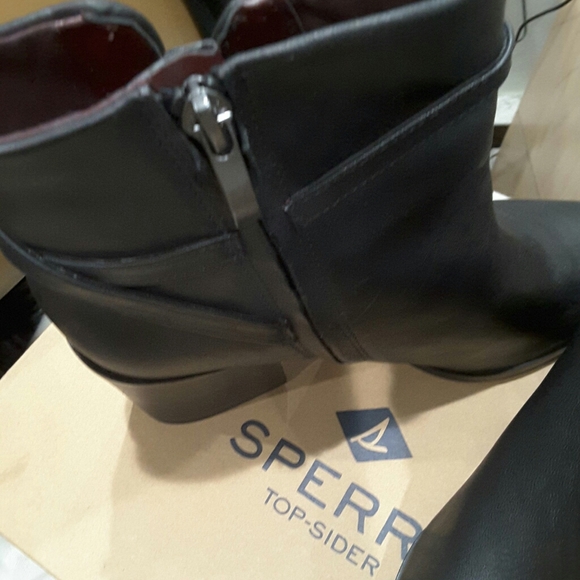 FRANKO SARTO ANKLE BOOTS WITH ZIPPER CLOSURE - Picture 4 of 9
